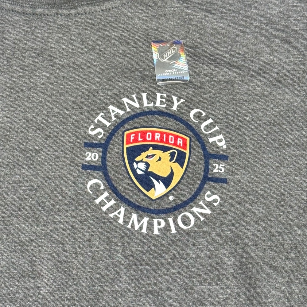Florida Panthers 2025 Stanley Cup Champions Quest For Cup NHL Shirt Mens S NEW - Picture 3 of 6